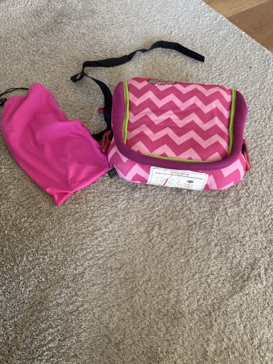 Seggiolini per auto: BubbleBum Booster rosa Chevron Grösse Universal – Usato da Lachen SZ venduto da LuganoLugano