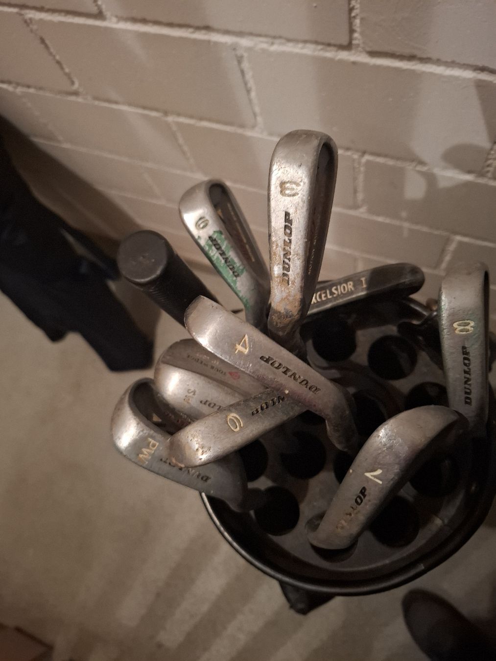 Schläger & Sets: Golftasche mit einigen Schlägern – Gebraucht aus Lenzburg von Dillor 3