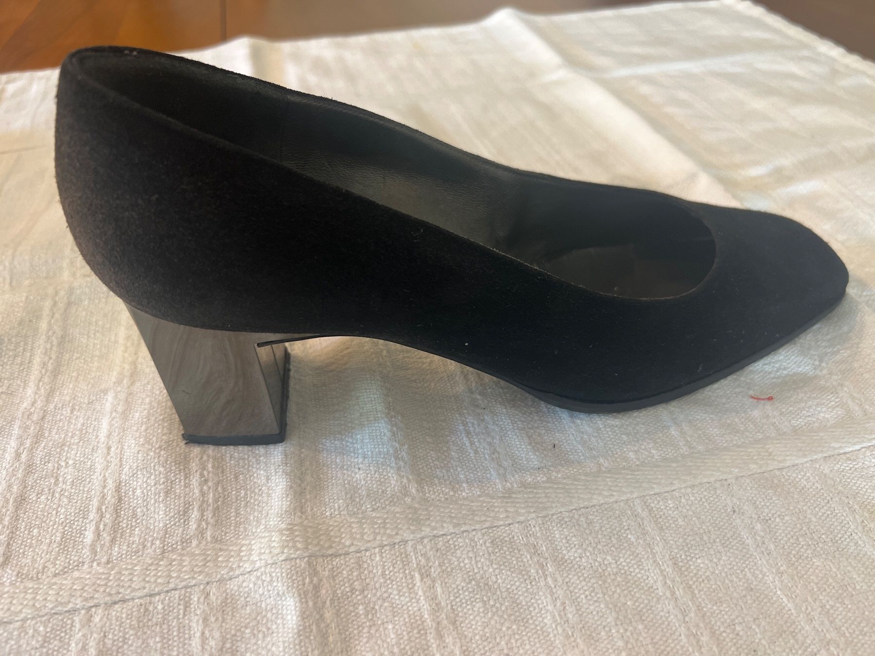Scarpe da donna: Pumps Grösse 40, Wildleder schwarz – Usato da Forch venduto da grizzly52 2