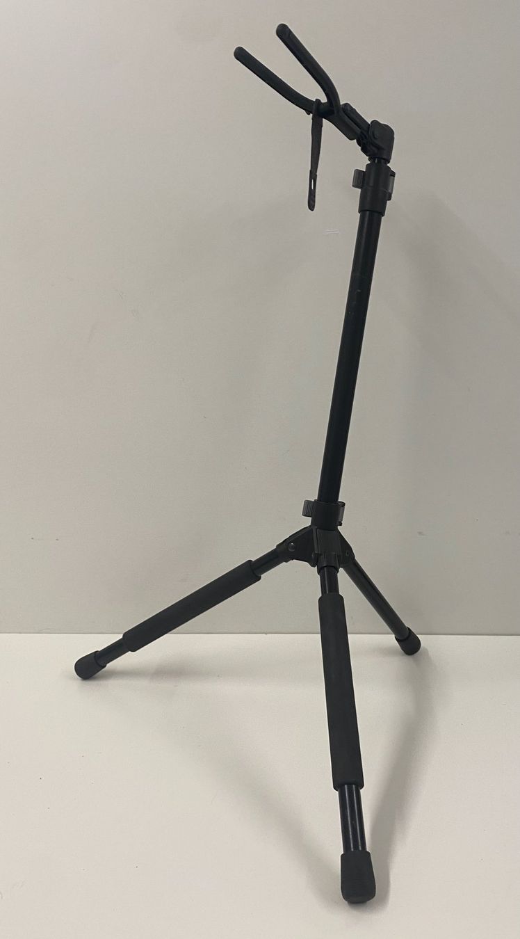 König & Meyer Supporti per strumenti musicali & leggii: K&M Gitarrenständer Memphis – Usato da Dietikon venduto da Ilsru 1