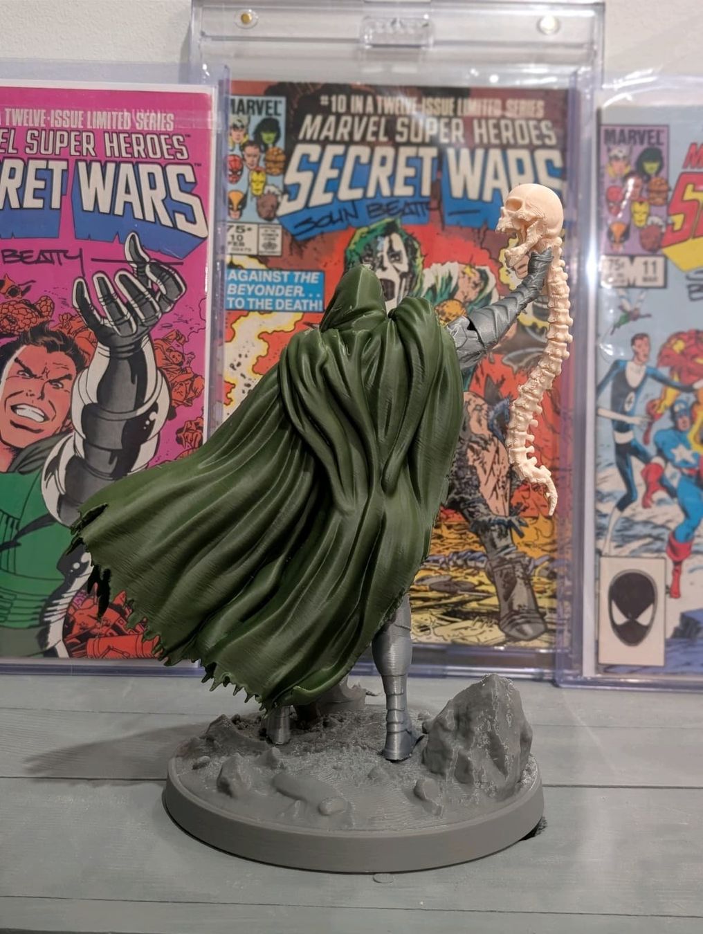 Marvel Statuette: Marvel Doctor Doom Statue action figure – Nuovo (secondo la descrizione) da Starrkirch-Wil venduto da little.bricklab 2