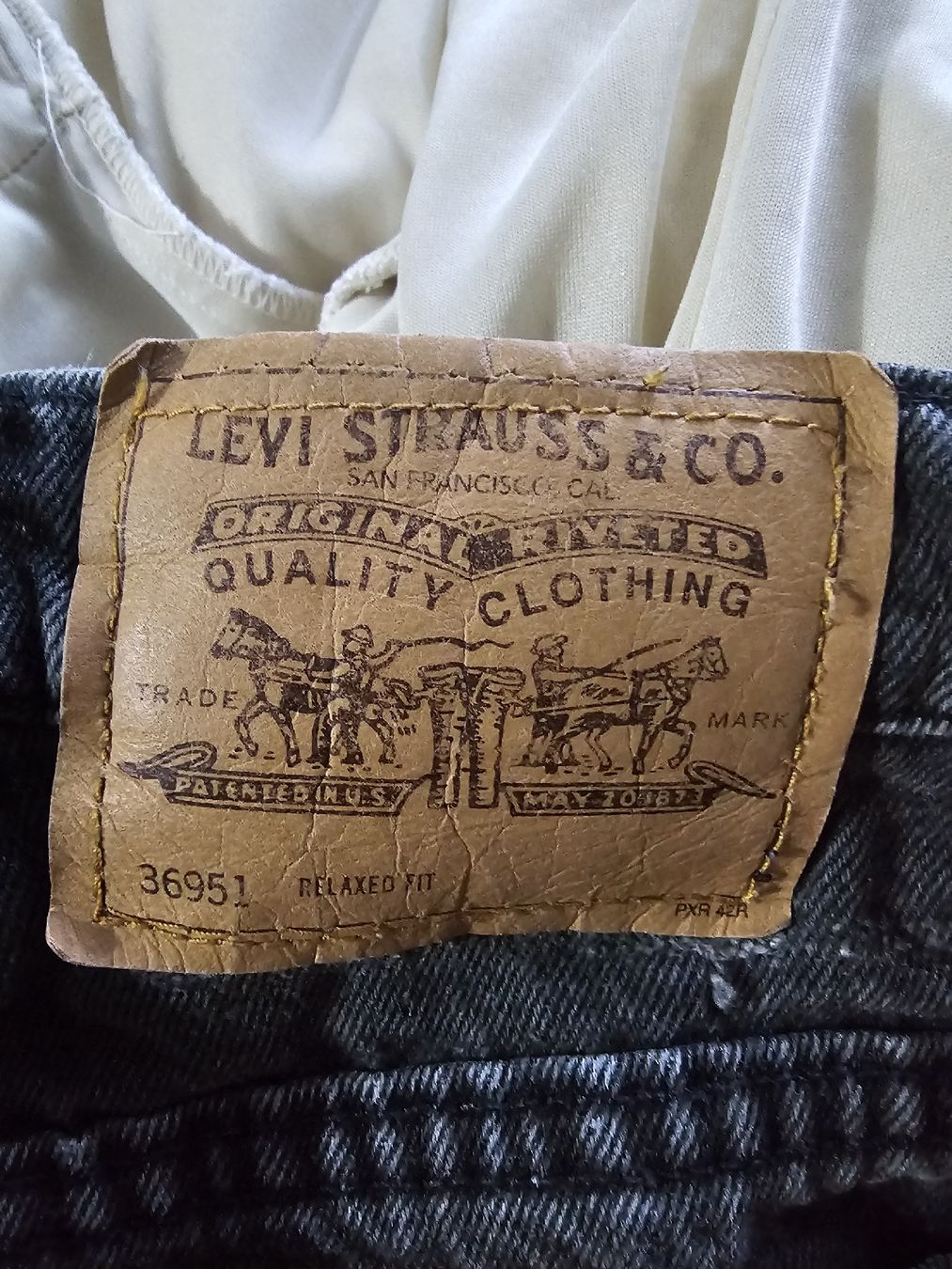 Levi's Jeans: Levis Shorts Black  – Usato da Basel venduto da cla_bpq2 1