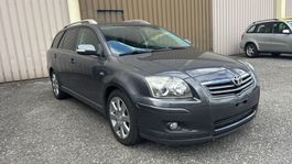 TOYOTA Avensis 2.2D-CAT Ab Mfk