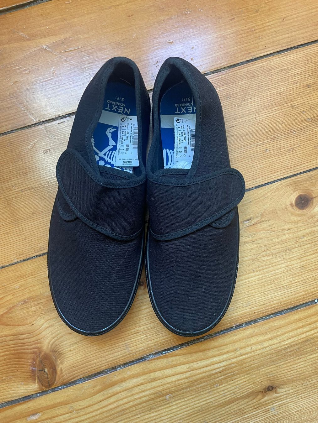 Next Scarpe per ragazzi: Neuf: Pantoufles enfant - EU 38 – Nuovo e nell'imballaggio originale da Satigny venduto da Suisse_gigi 3