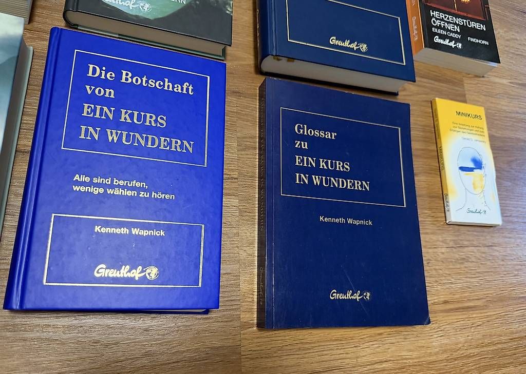 Libri: Ein Kurs in Wundern – Usato da Luzern venduto da Lightrooms 2