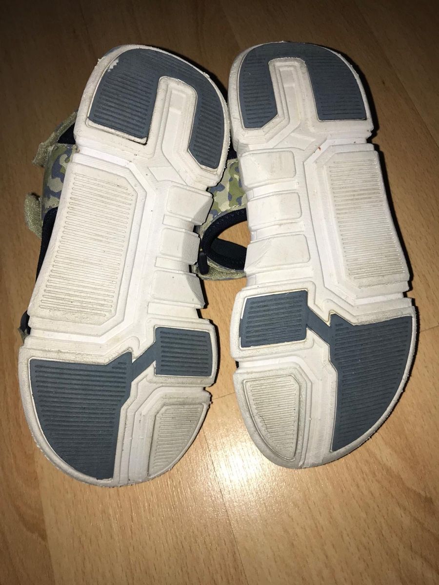 Tommy Hilfiger Schuhe für Jungen: Tommy Hilfiger Kinder Sandale Gr.31 – Gebraucht aus Oberwil BL von Gutundsuperklein16 7
