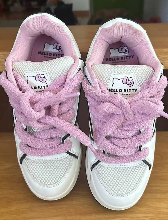 Scarpe da donna: Hello Kitty Baskets taille 39 – Usato da Mex VD venduto da mar_9ft8 1
