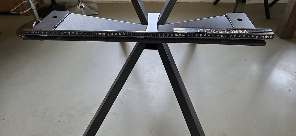 Sonstiges Mobiliar: Tisch Gestell Spinnenfüße, neu – Neu und originalverpackt aus Lützelflüh-Goldb von Rampenverkauf_72_ 7