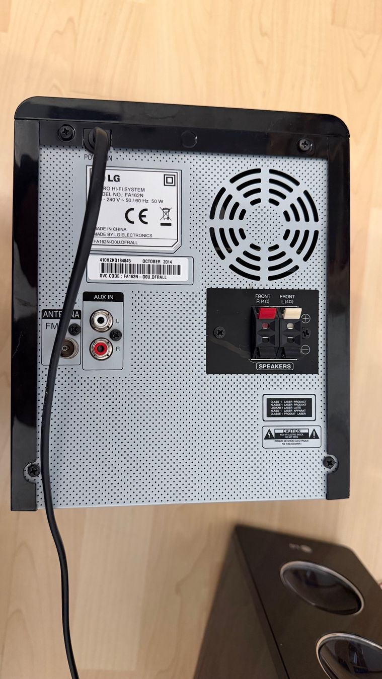 LG Haut-parleurs: Système de son LG FA162N avec télécommande et câbles – D'occasion à Develier par loicb1997 3