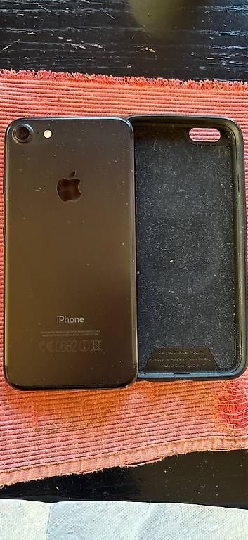 Apple Telefoni cellulari / Smartphones: IPhone 7 Black 52%batt ottime condizioni – Usato da zürich venduto da Siskasisma 1