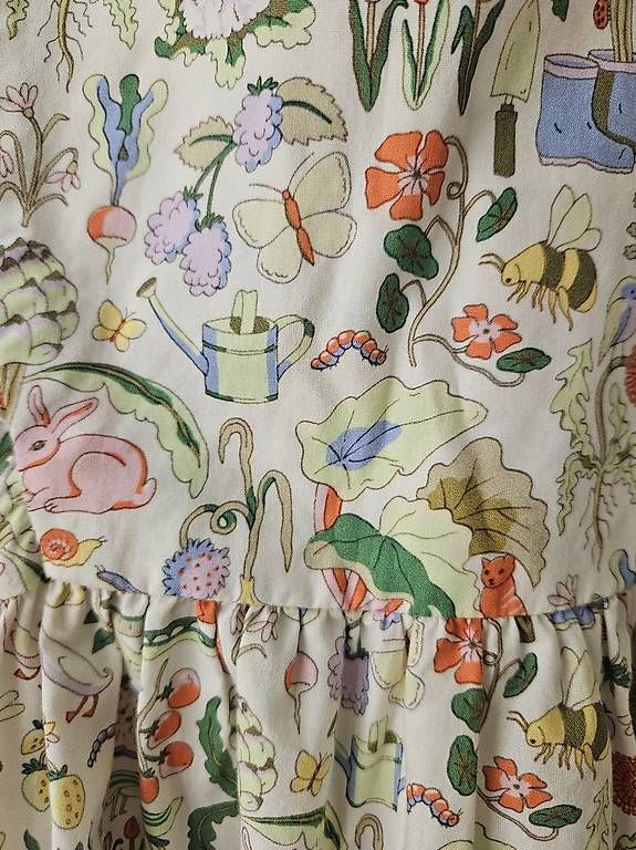Arket Vestiti & Gonne: Kleid von ARKET Gr. 104 – Usato da Basel venduto da lar_7c62 2