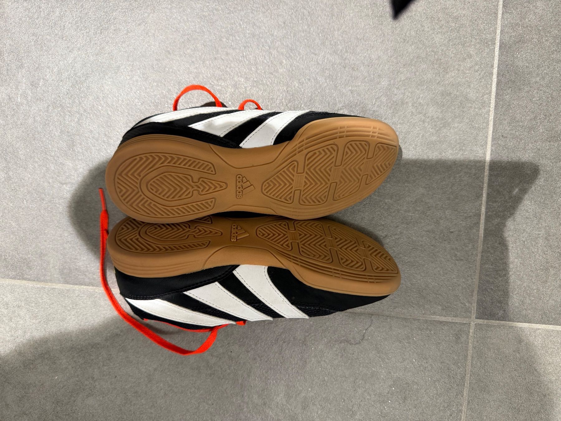 Adidas Scarpe per ragazzi: Adidas Performance Hallenschuhe Kinder – Usato da Thierachern venduto da nicolepulfer 1