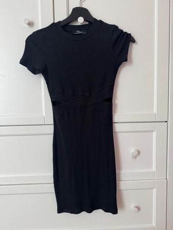 Robe Bershka noire côtelée taille XS été chic