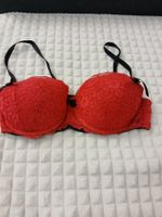 Roter Spitzen-BH Grösse 85C-Push-up