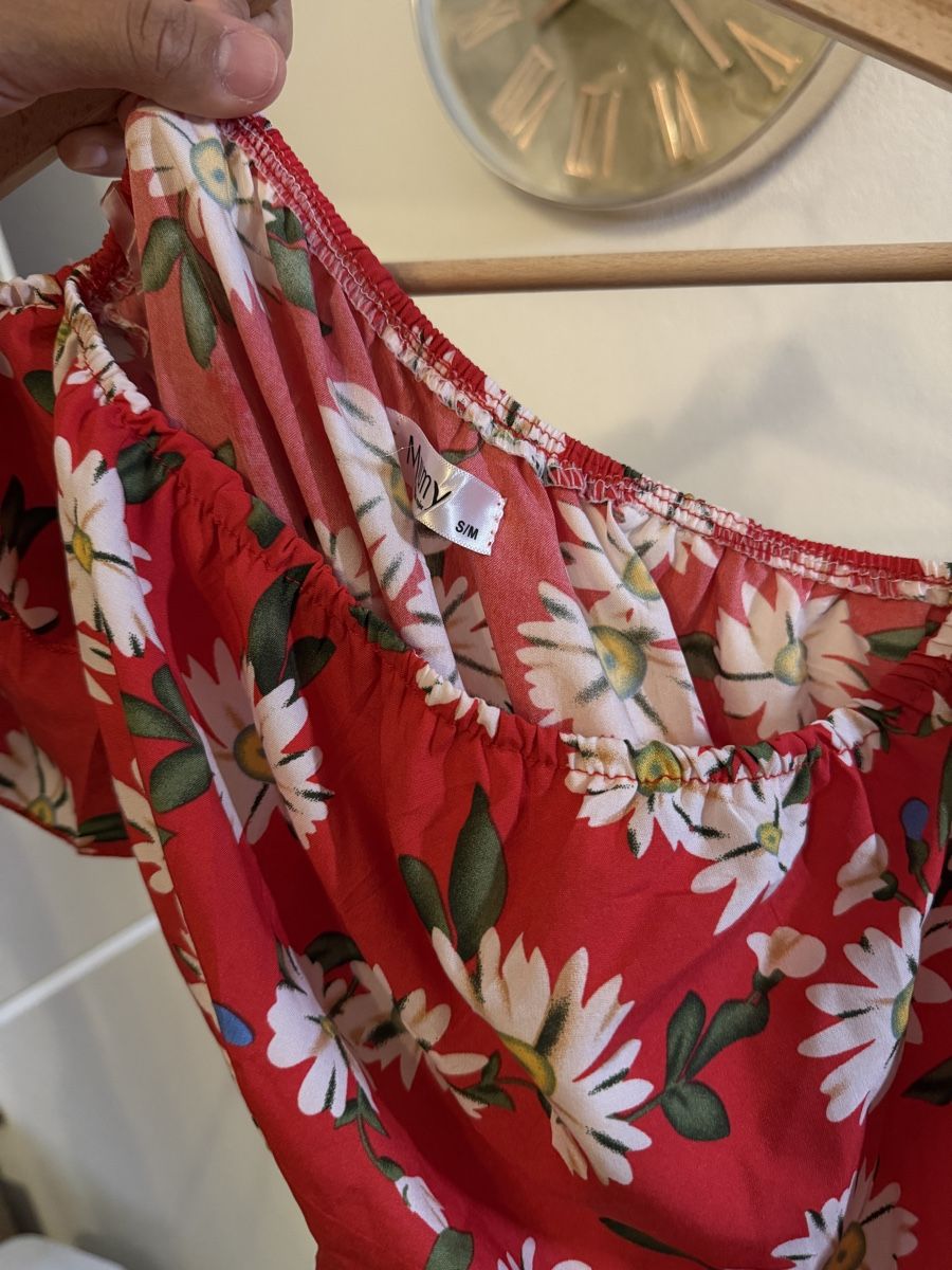Camicette: Neues rotes Sommerbluse mit Blumenmuster, Grösse S/M – Nuovo (secondo la descrizione) da Oberengstringen venduto da SaraHoney19 1