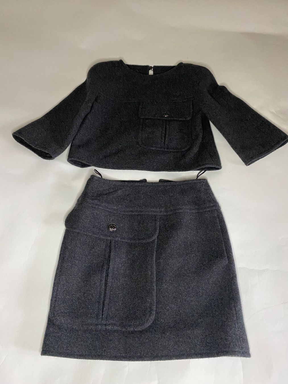 Chanel Gonne: Chanel ensemble cachemire – Usato da Genève venduto da Cicin