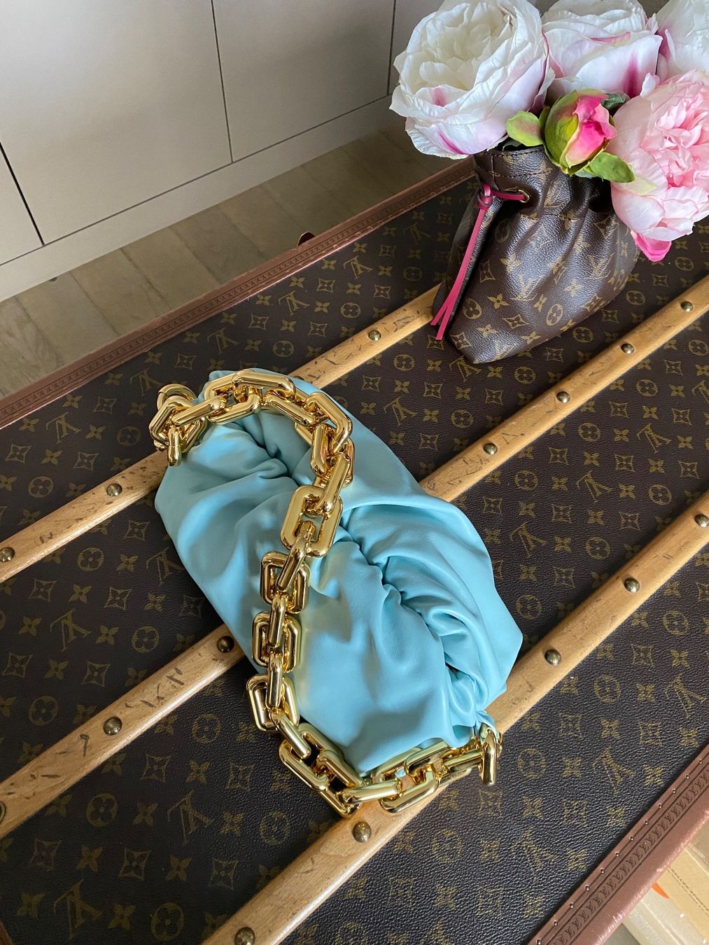 Bottega Veneta Taschen für Damen: Original Bottega Veneta Chain Pouch – Neu (gemäss Beschreibung) aus Kilchberg ZH von happyymee 1