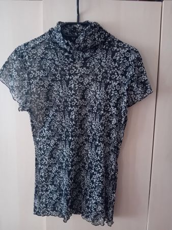 schwarz mit Blumenmuster elastisch/etwas transparent Gr.40