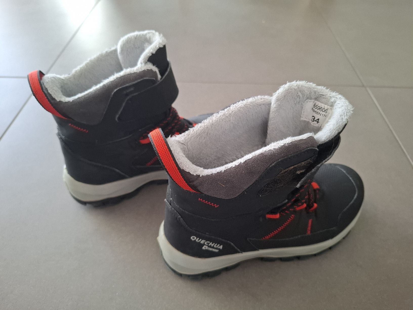 Decathlon Scarpe per ragazzi: Winterstiefel Quechua Kinder – Usato da Hunzenschwil venduto da sputnik26 2