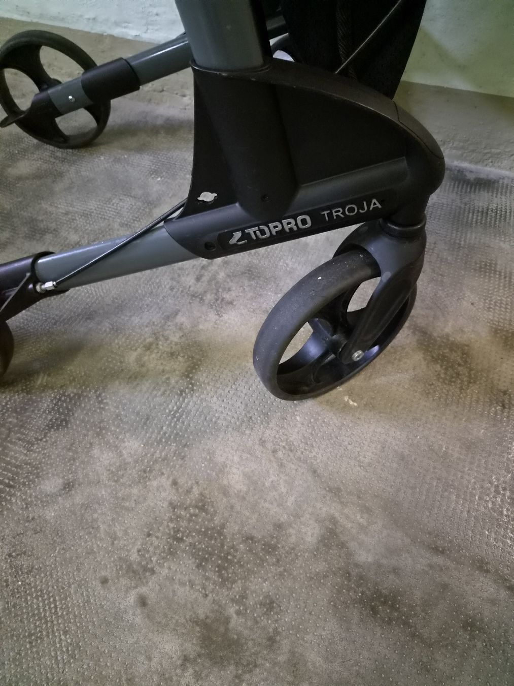 Ausili per la deambulazione: Rollator  Topro Troja  – Usato da Riehen venduto da mbahn 1
