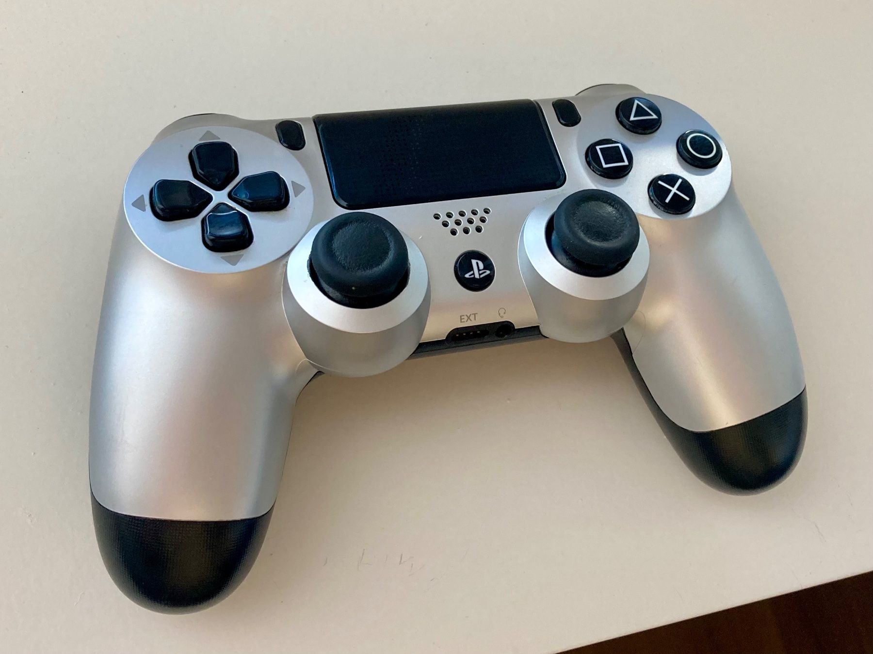Sony Controller: Joystick PS4 – Gebraucht aus Lausanne von D.D.81