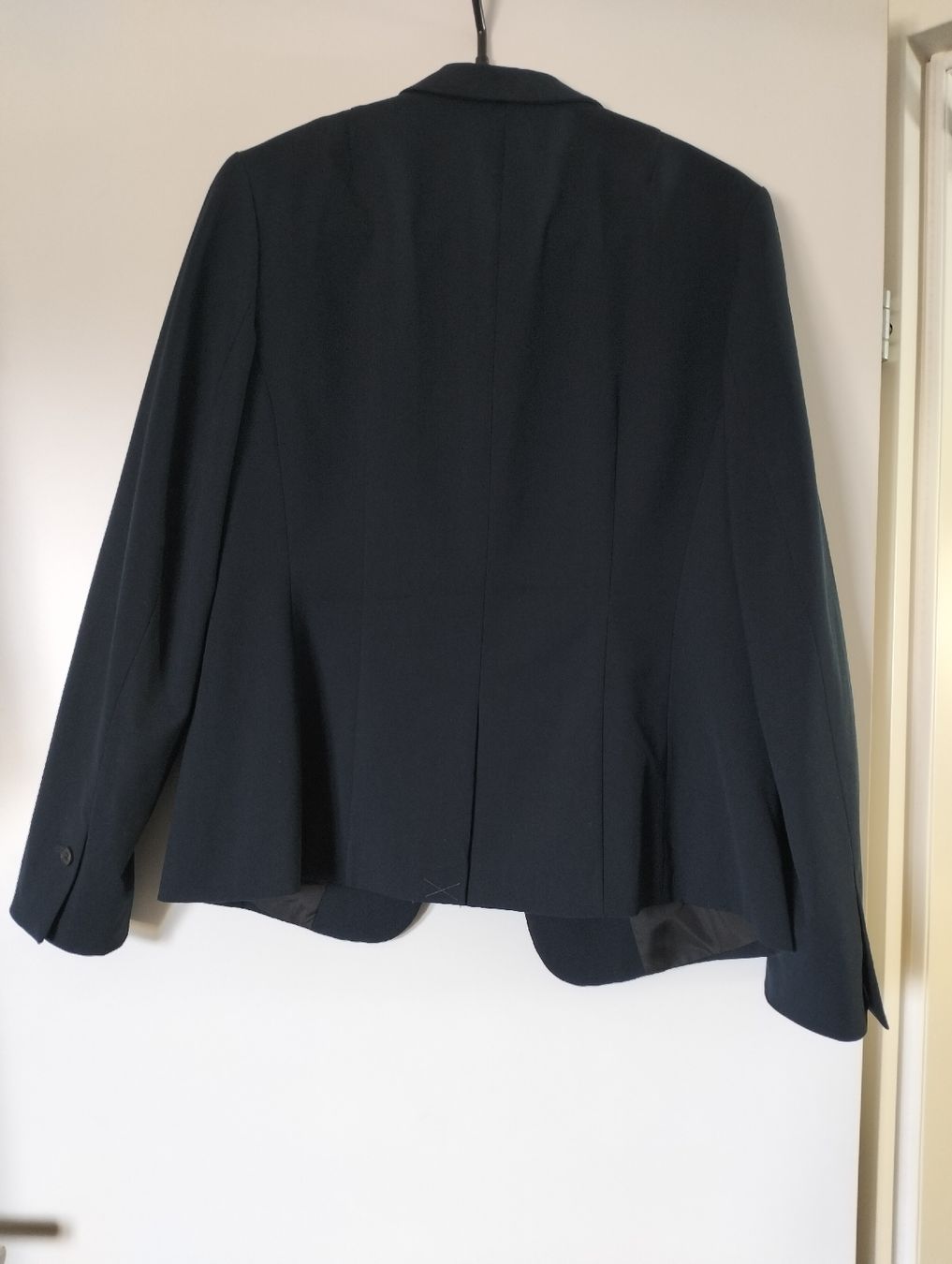 H&M Anzüge & Kostüme: Dunkelblauer Damenblazer - zeitloser Klassiker Gr. 40 – Neu (gemäss Beschreibung) aus Biberstein von s_c_26fn 1
