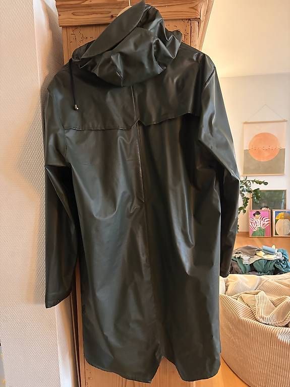 Vestes: RAINS Regenjacke Grösse s/m – D'occasion à Winterthur par sandra567 2
