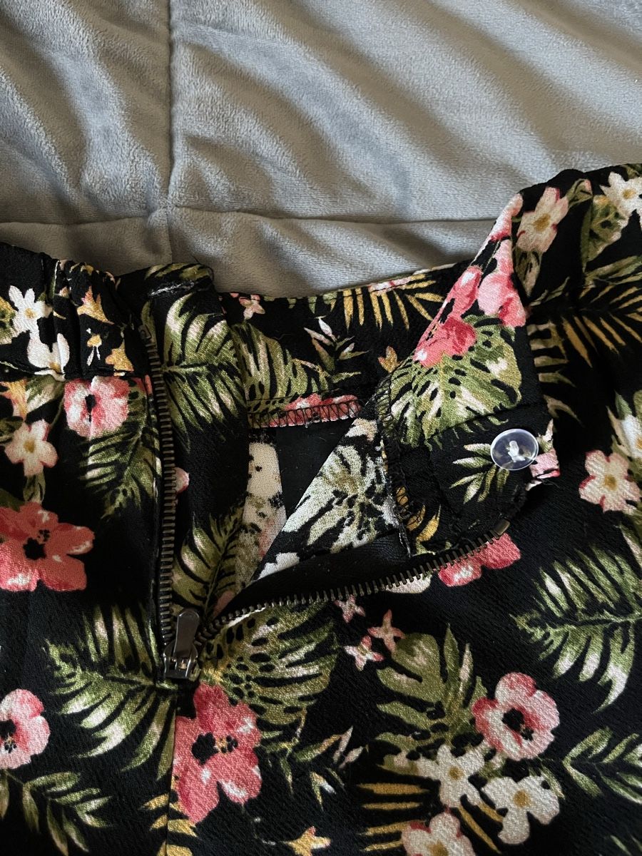Pantalons: Short – D'occasion à Montsevelier par Duna2210 2