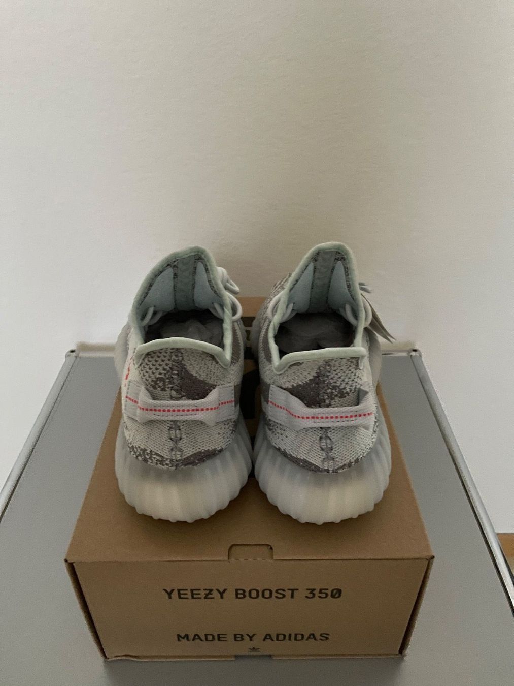 Adidas Scarpe da uomo: Yeezy Boost 350 V2 Blue Tint EU 45 1/3 – Nuovo e nell'imballaggio originale da Reutigen venduto da Adweng 3
