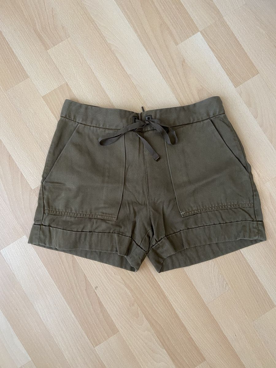 Zara Pantalons: Zara Shorts khaki – D'occasion à Dietlikon par Luna77