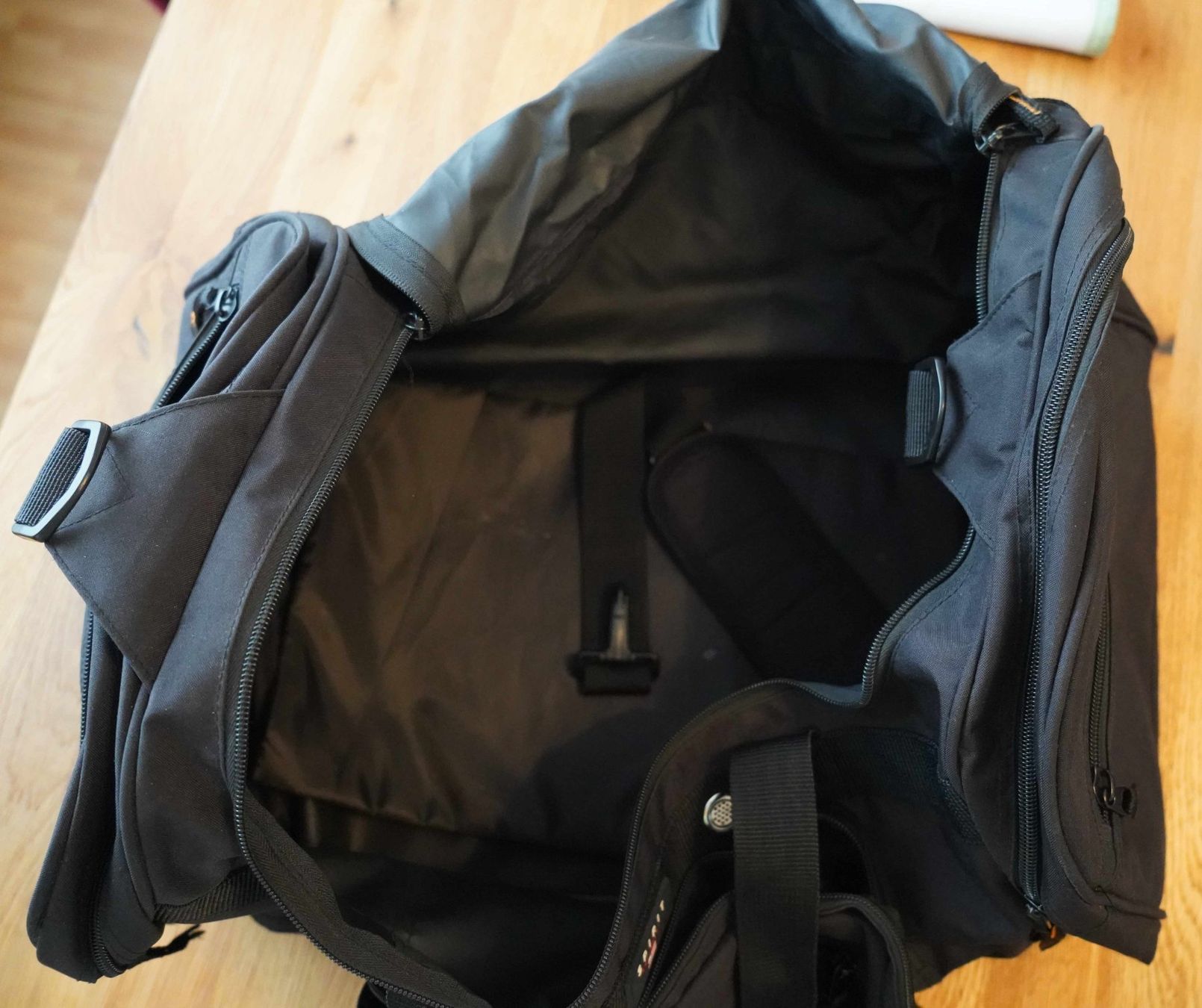 Borse: Reisetasche / Sporttasche – Usato da Basel venduto da Verkauf_Aral 4
