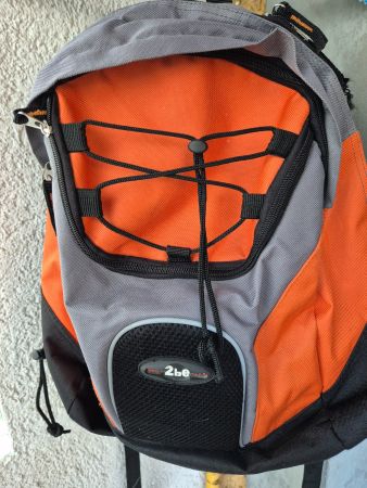 Rucksack grau-orange, guter Zustand