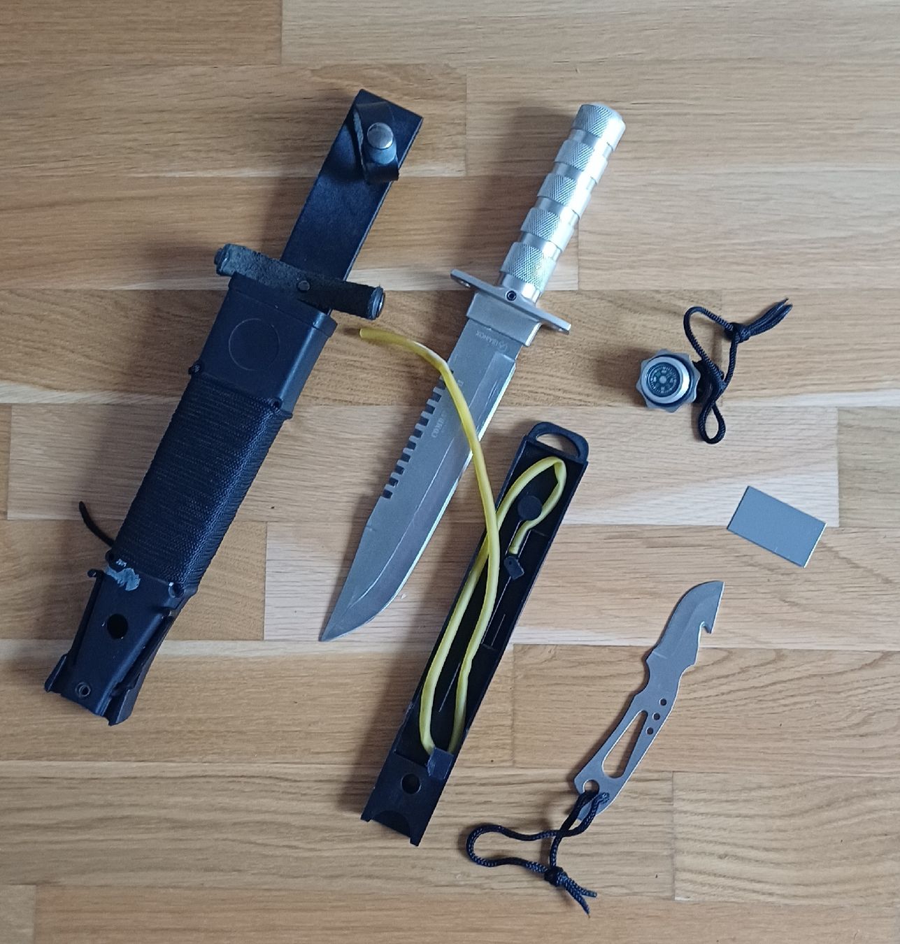 Accessoires: Jagdmesser, survival knife, "Rambo" Messer  – D'occasion à Pfeffikon LU par SY-YoLo