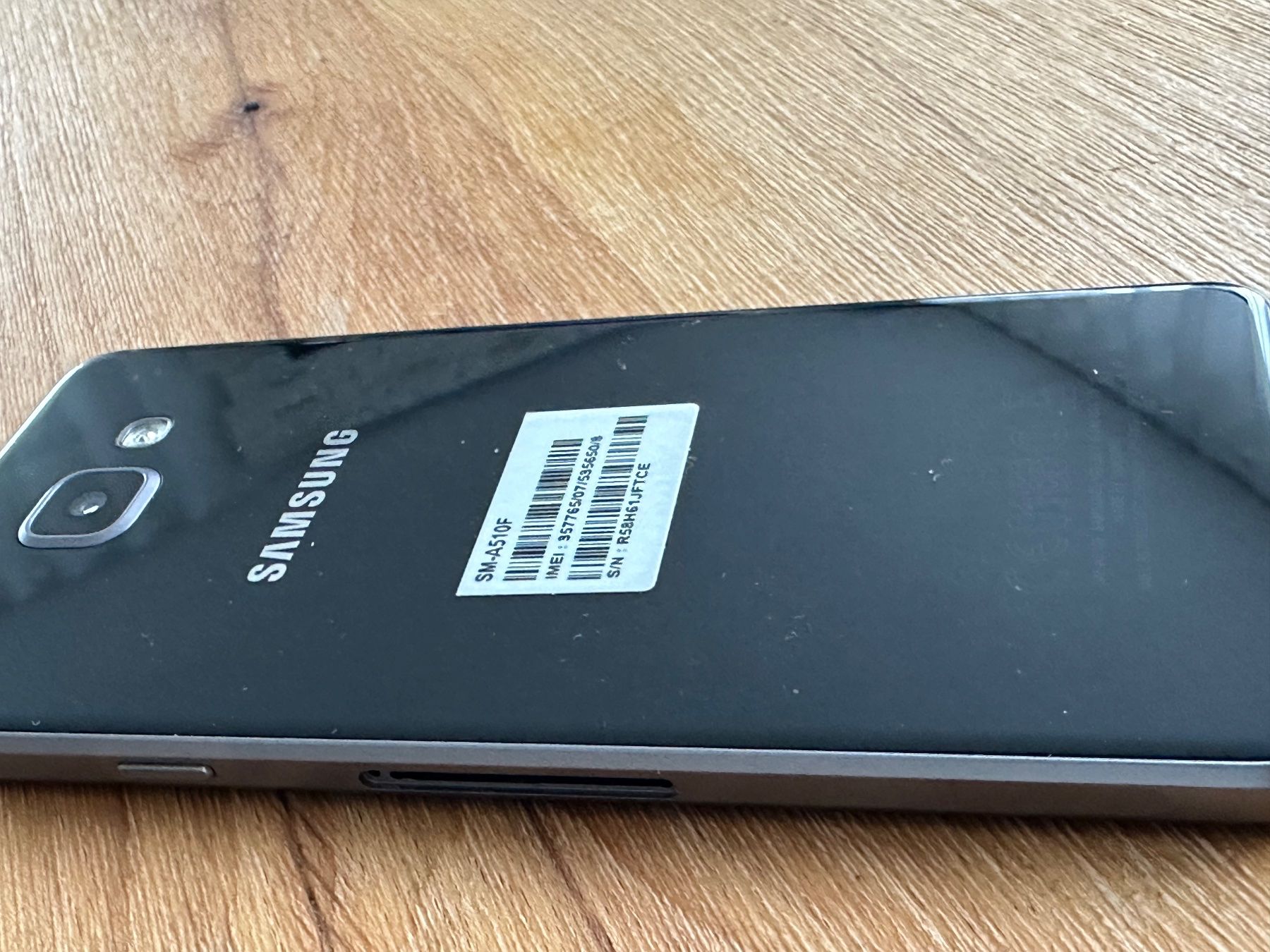 Samsung Telefoni cellulari / Smartphones: Smartphone Samsung Galaxy A5 gebraucht – Usato da Schocherswil venduto da Bronco17 3