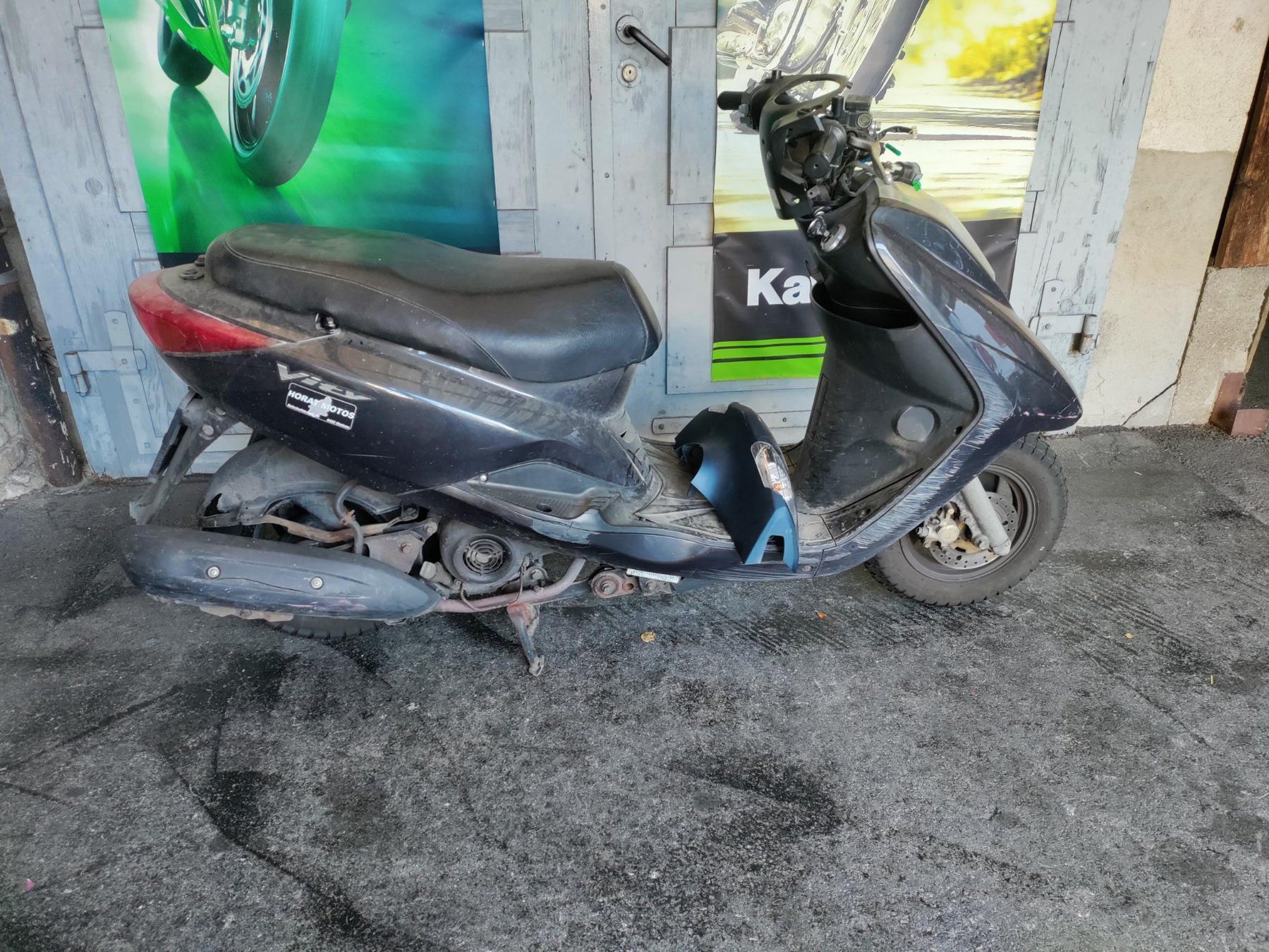 Yamaha Scooters: Yamaha XC125 Vity Roller ab 1.- Fr. – Défectueux à Steinen par cg55hm 1