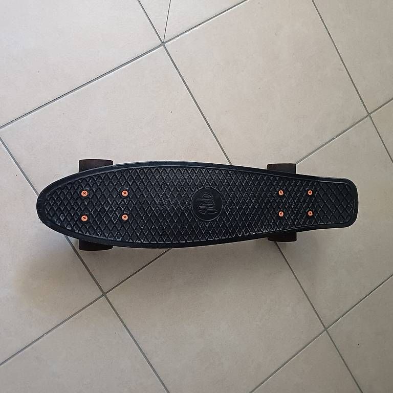 Skateboards: Skateboard enfant – Usato da Bex venduto da Sakito