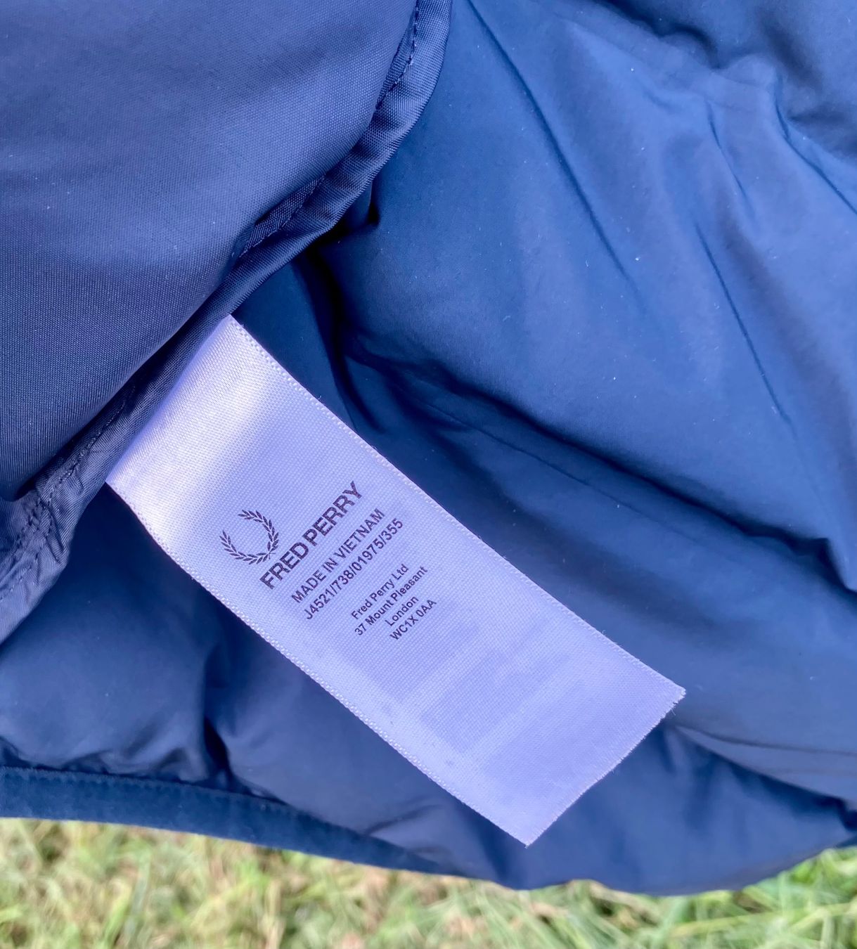 Fred Perry Giacche: Jacke Fred Perry, Grösse L, dunkelblau – Usato da Rotkreuz venduto da Montana16 4