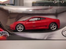 Ferrari 360 Modena Rot von Hot Wheels die cast 1/18