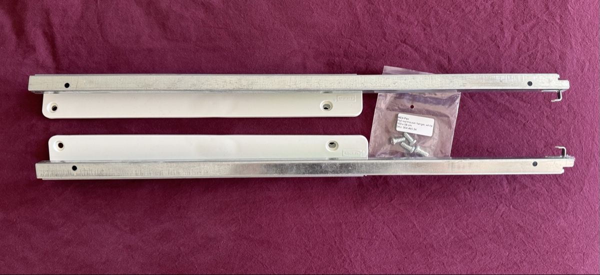 Ikea Armadi: IKEA pull-out trousers hanger PAX white – Usato da Luzern venduto da ric_x8ls 2