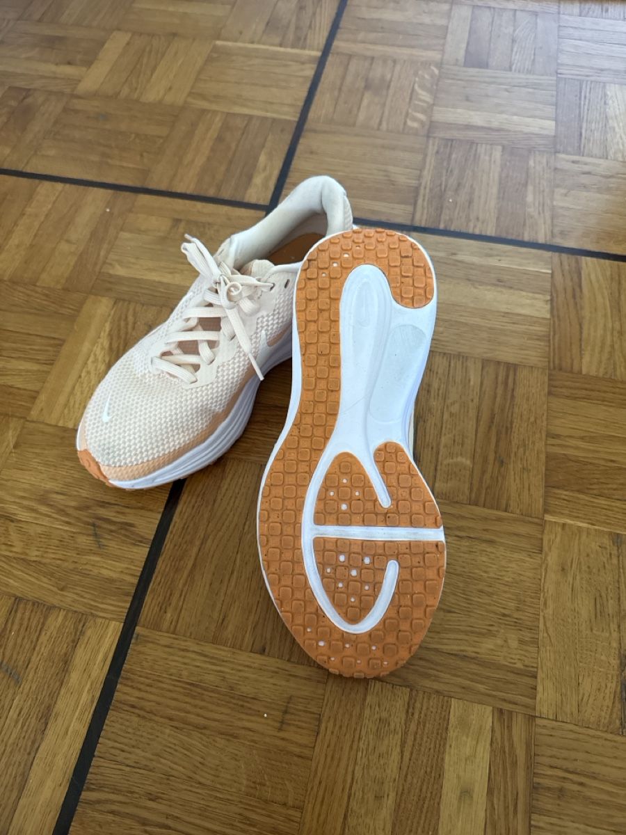Scarpe da donna: Basket - Nike performance - révolution 8 – Usato da Cartigny venduto da Kelly.11 3