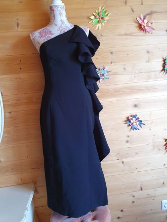 Robe C/Meo Collective