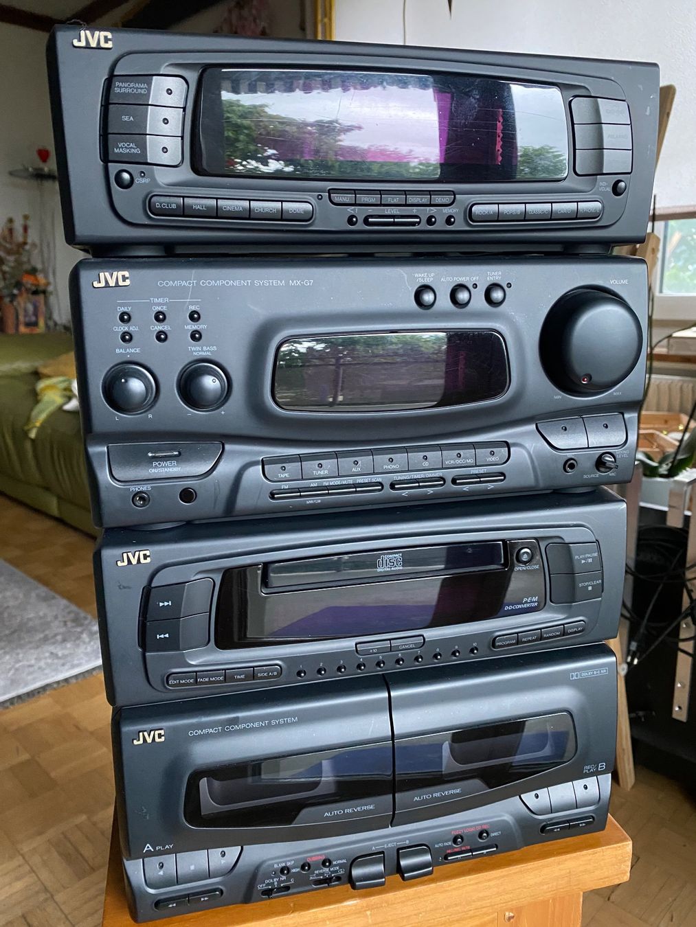 JVC Radio: JVC Kompakt-Stereoanlage – Usato da Bronschhofen venduto da Tarzanspyder