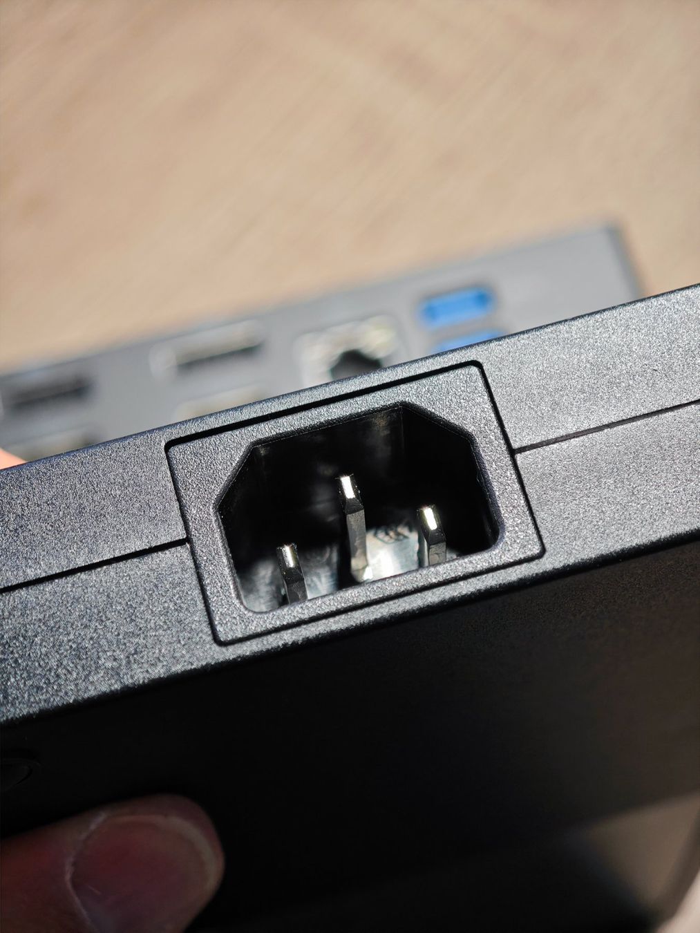 Lenovo Docking station: ThinkPad Thunderbolt 3 Workstation Dock - 1a Generazione – Usato da Intragna venduto da Dekino 4