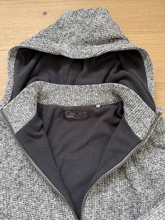 Jacken & Mäntel: Kapuzen-Strickjacke Next, 152 – Gebraucht aus Wermatswil von angre 1