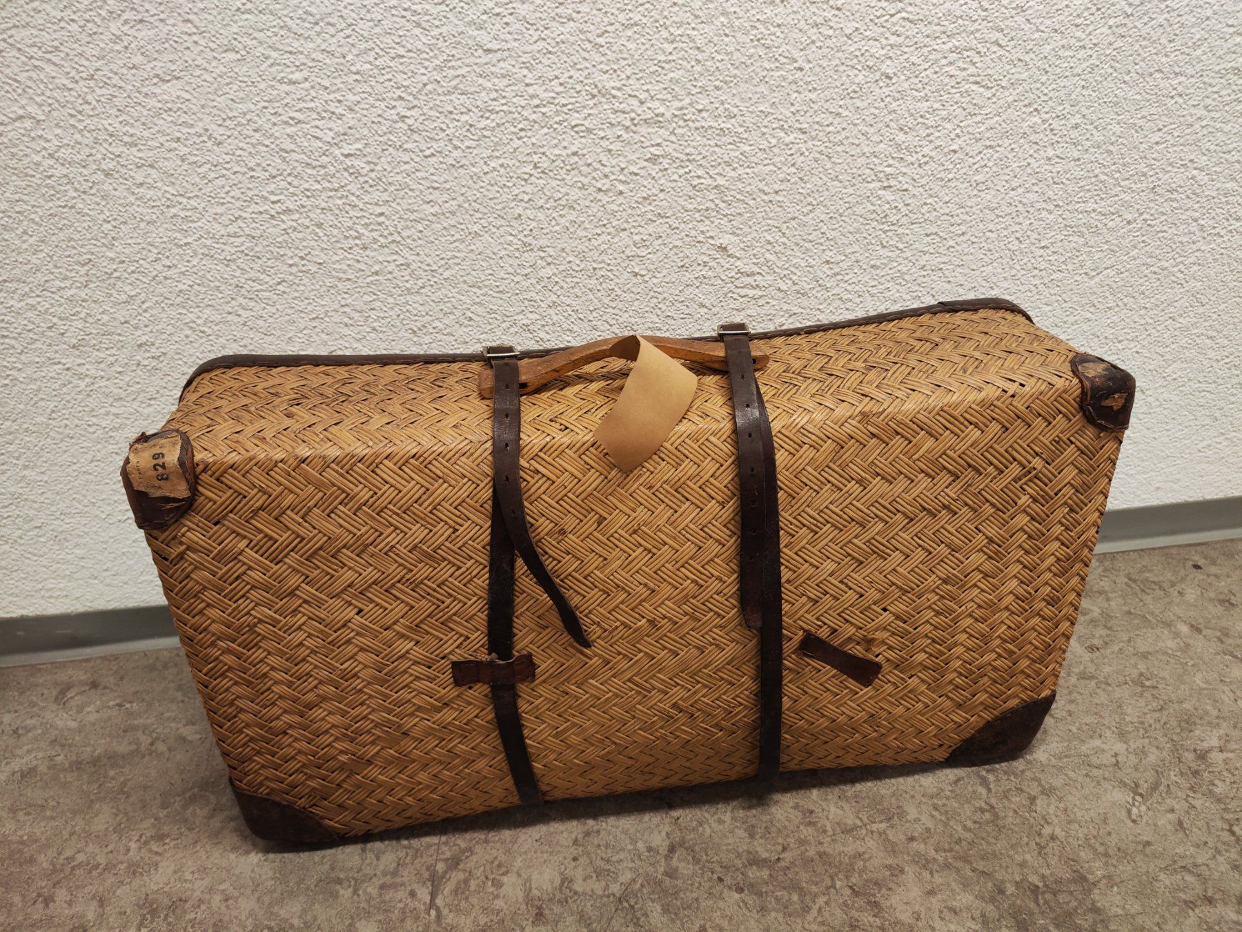Reisekoffer: 2 alte Vintage Rattan Koffer – Gebraucht aus Toffen von  9