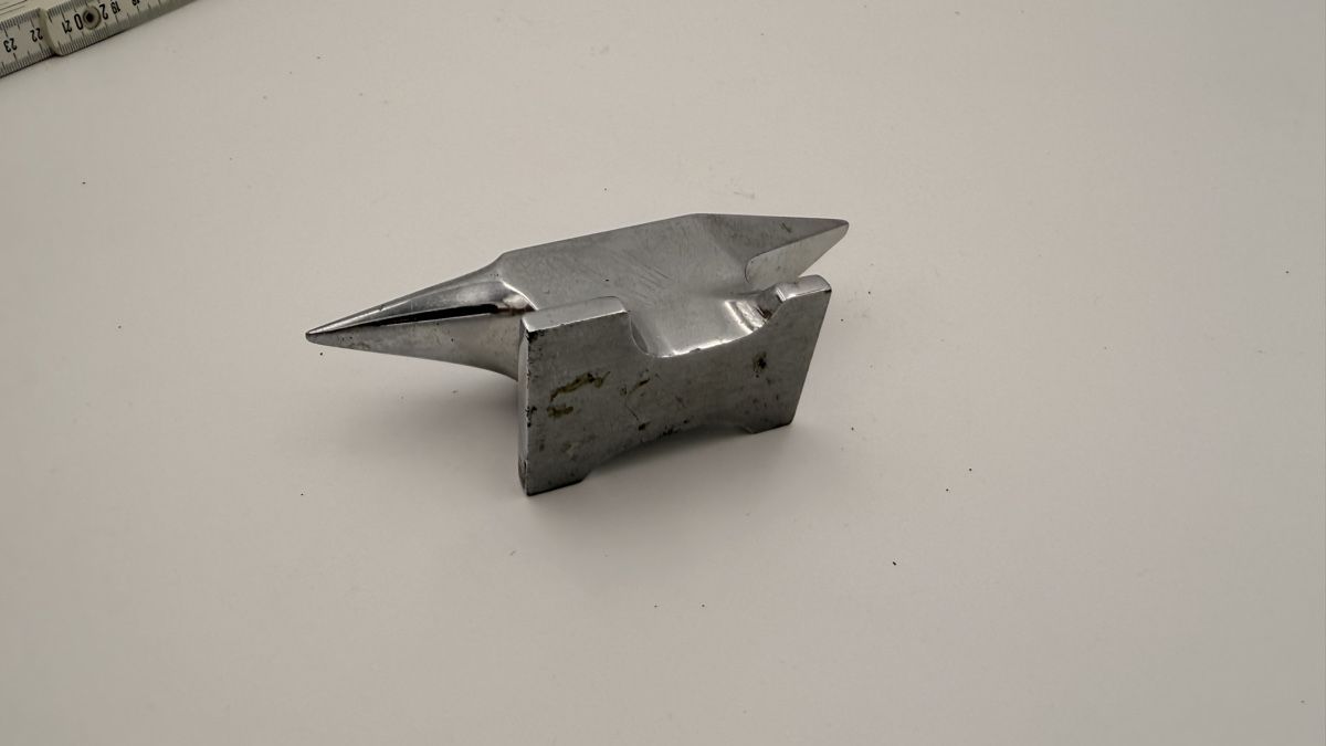 Attrezzi da lavoro: Amboss klein Metall poliert 420g  – Usato da Rotkreuz venduto da perlengott 4