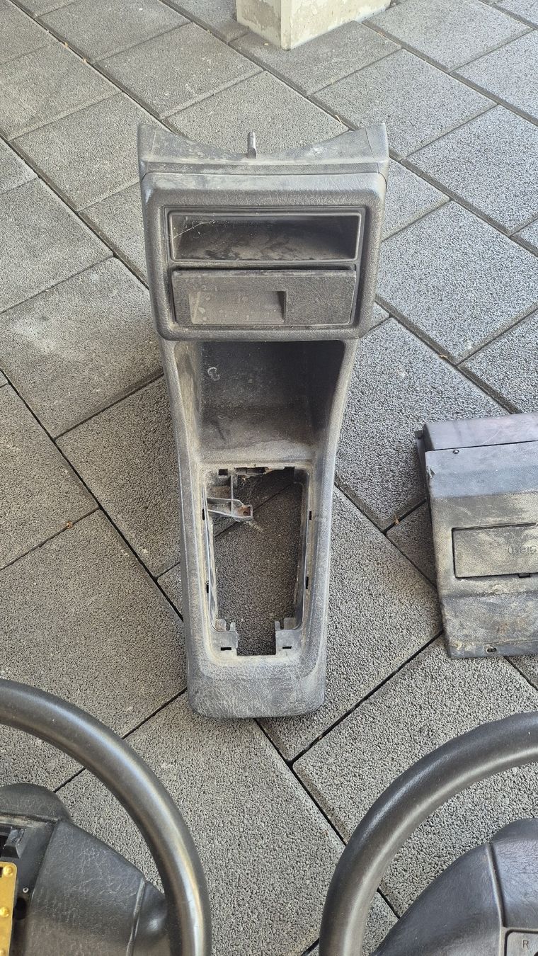 Volkswagen Tutti pezzi di ricambio auto: Vw Golf 2 Originalteile – Usato da Buttisholz venduto da inf_9fvt 6