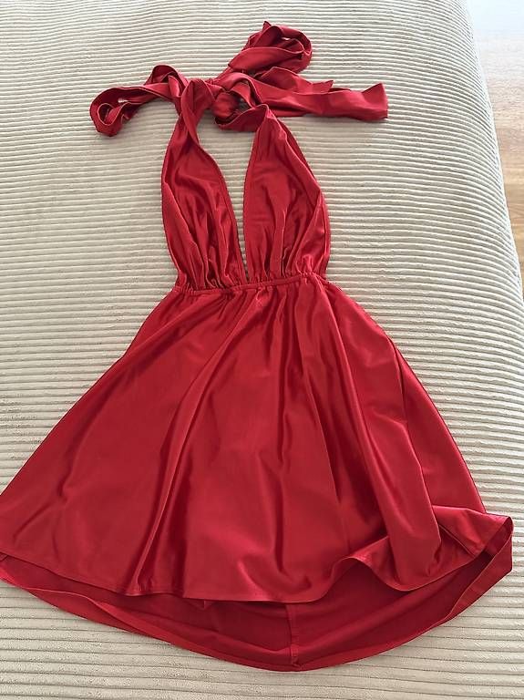 Robes: Elegantes rotes Kleid  – D'occasion à Wil SG par mar_w7v7