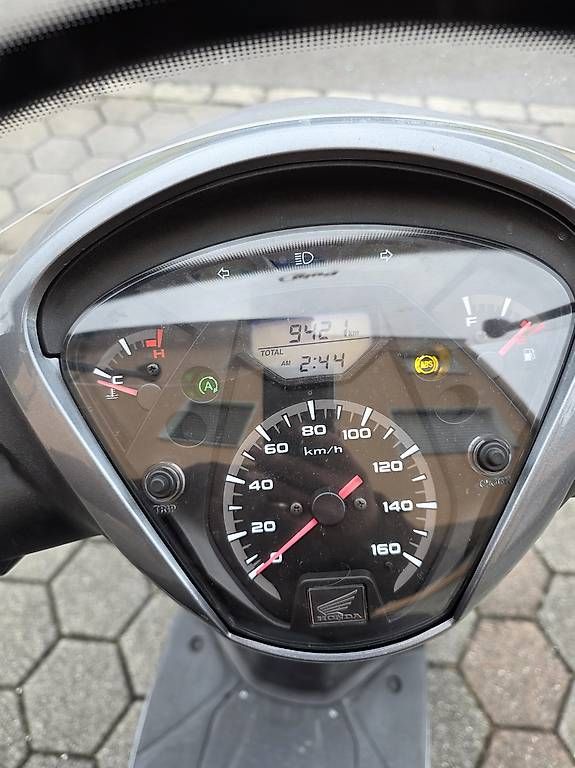 Honda Scooter: Honda SH 125 – Usato da Eschen venduto da Auto-dm 4