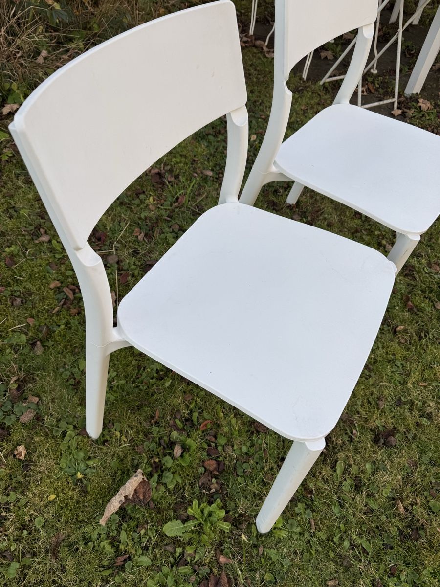 Sedie: Stühle Plastik weiss 2 Stück – Usato da Wiesendangen venduto da cheryy68 1